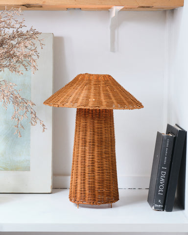 Alba Table Lamp